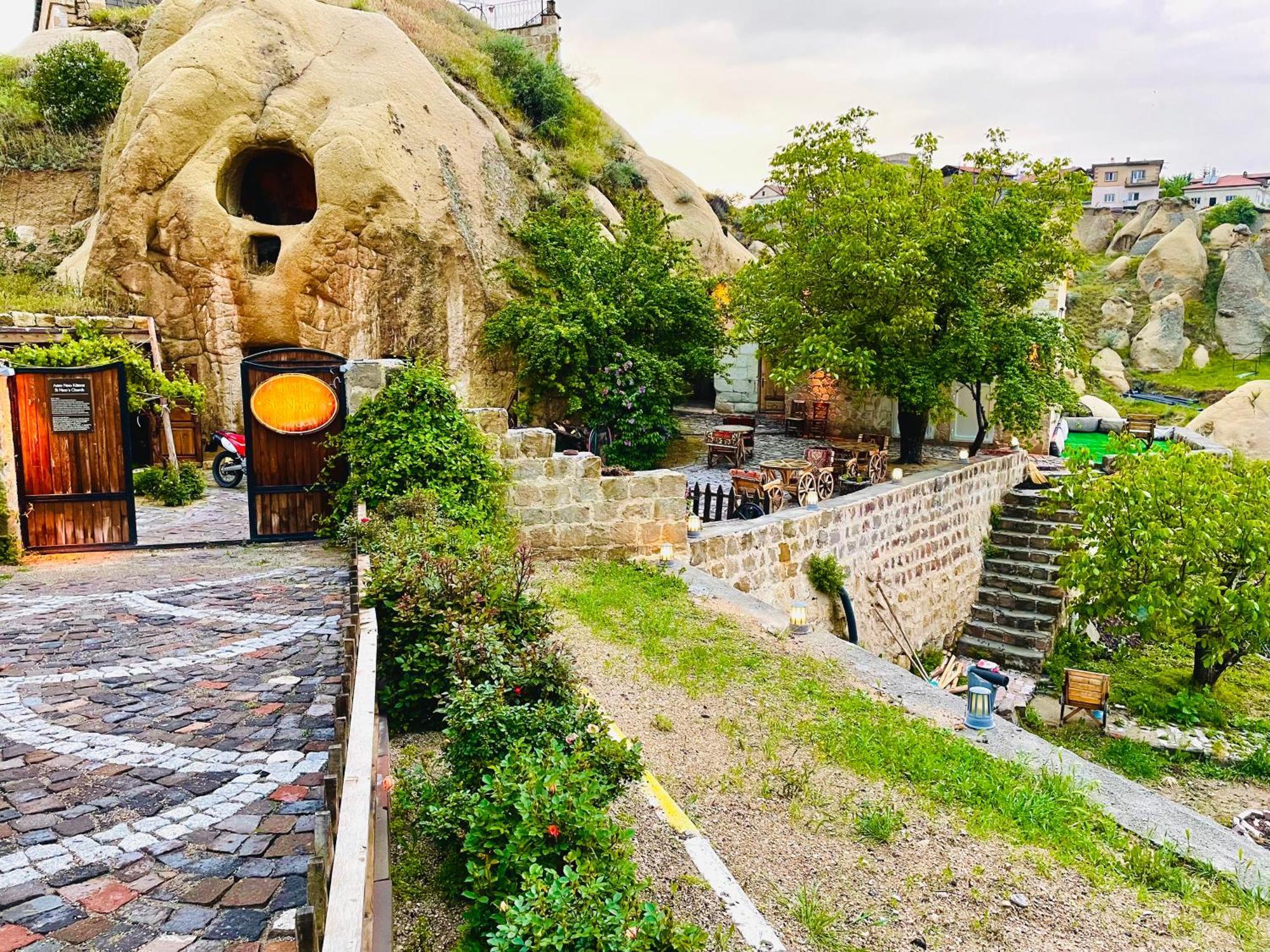 Cappadocia St.Nino'S Garden Bed & Breakfast Ortahisar ภายนอก รูปภาพ
